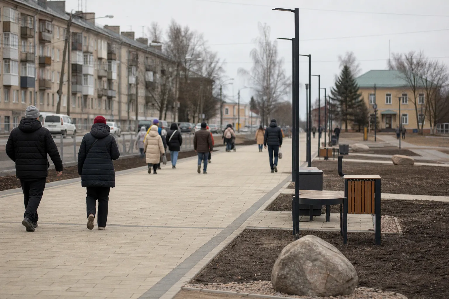 Пешеходная зона открылась на улице Магистральной в Окуловке