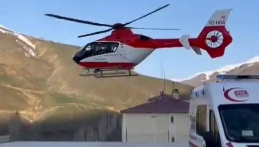 van’da-ambulans-helikopter-‘solunum-sikintisi’-olan-hasta-icin-havalandi